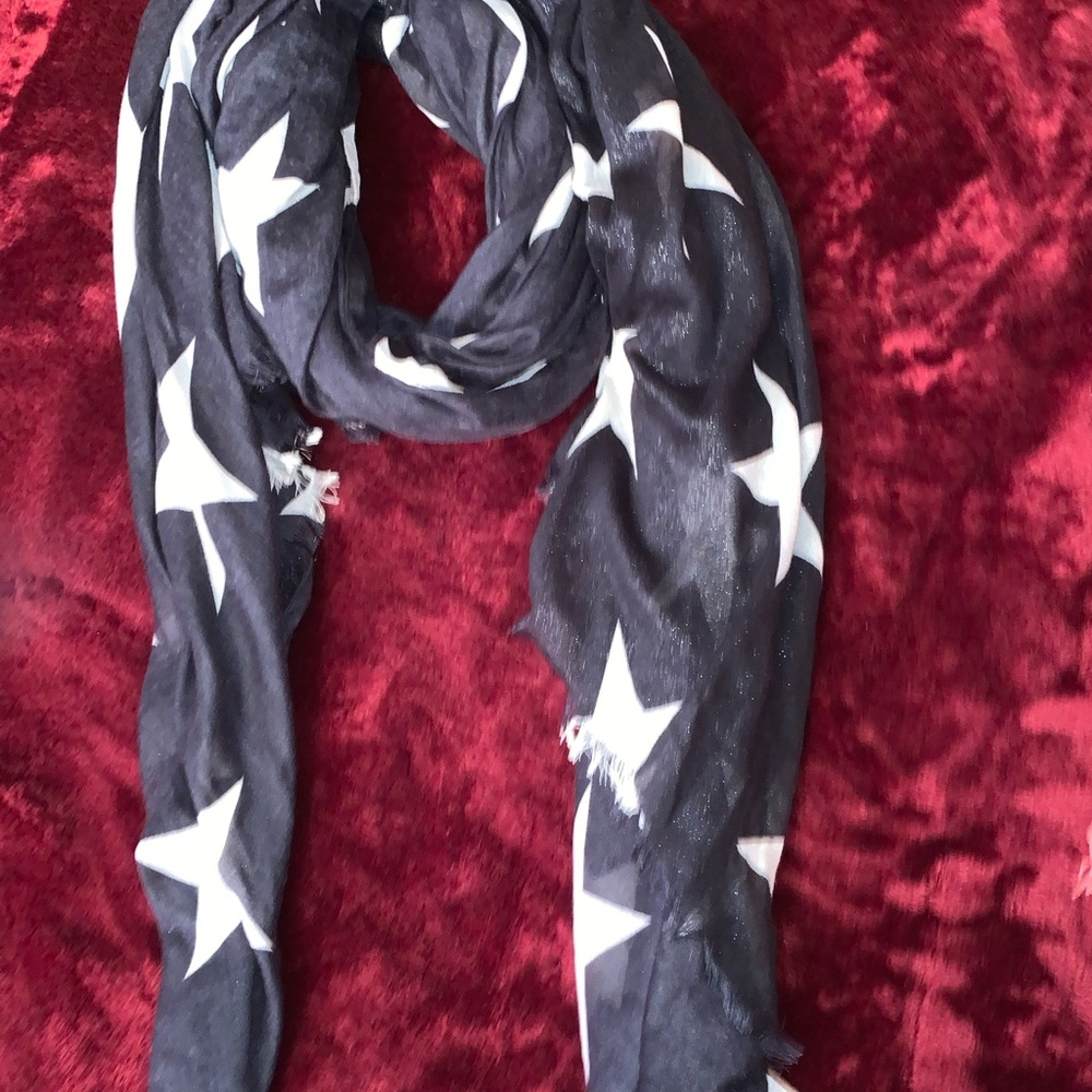 Long pattern scarf